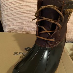 Brand new!!! Women’s Sperry Duck Boots
